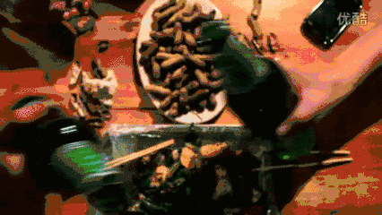 1702454529406579.gif